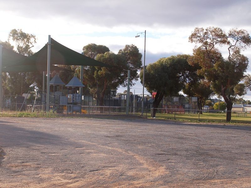 145 Knox Lane, Broken Hill NSW 2880