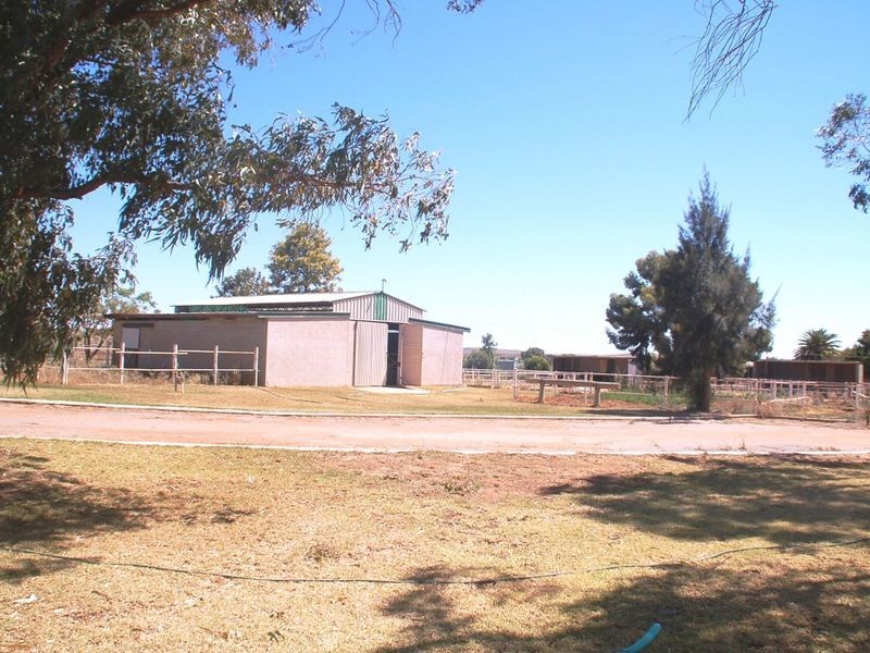 385 Brookfield Avenue, Broken Hill NSW 2880