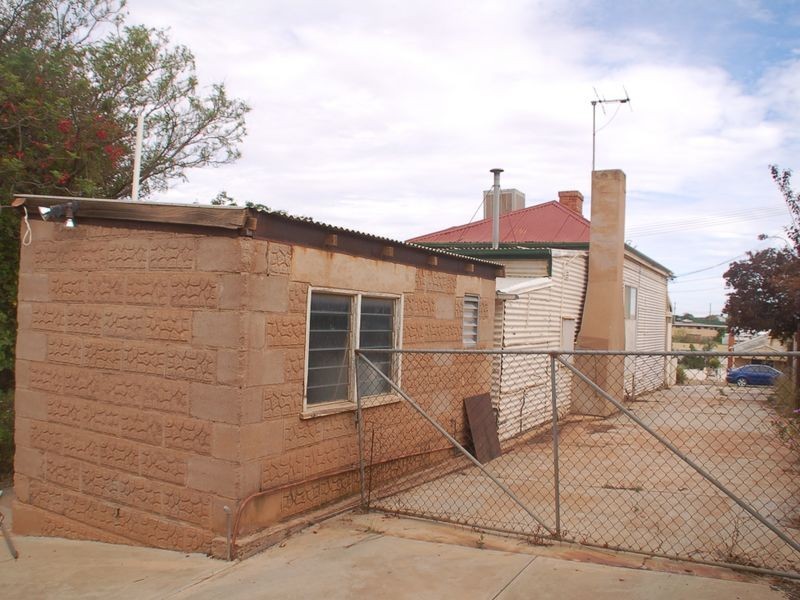 100 Cummins Street, Broken Hill NSW 2880