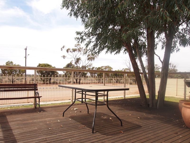 17 Racecourse Road, Broken Hill NSW 2880