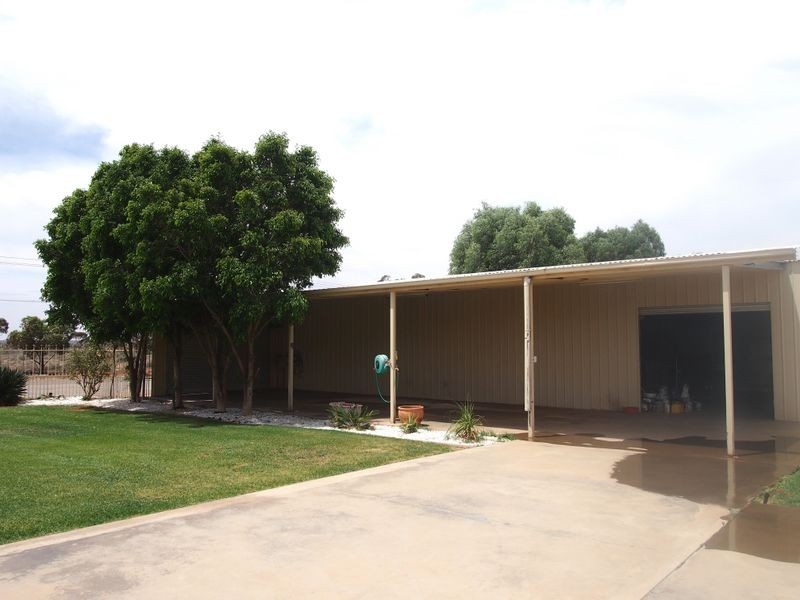 17 Racecourse Road, Broken Hill NSW 2880