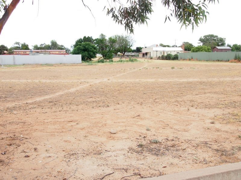 11 Haberfield Street, Menindee NSW 2879