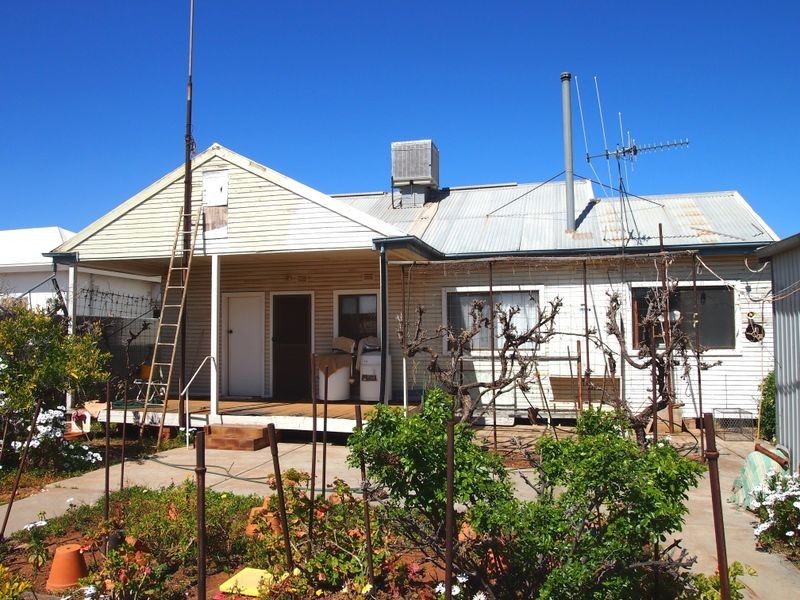 588 Fisher Street, Broken Hill NSW 2880