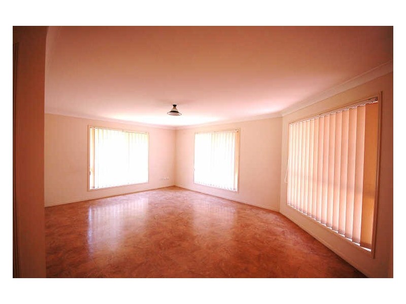 135 Rue Montaigne, Petrie QLD 4502