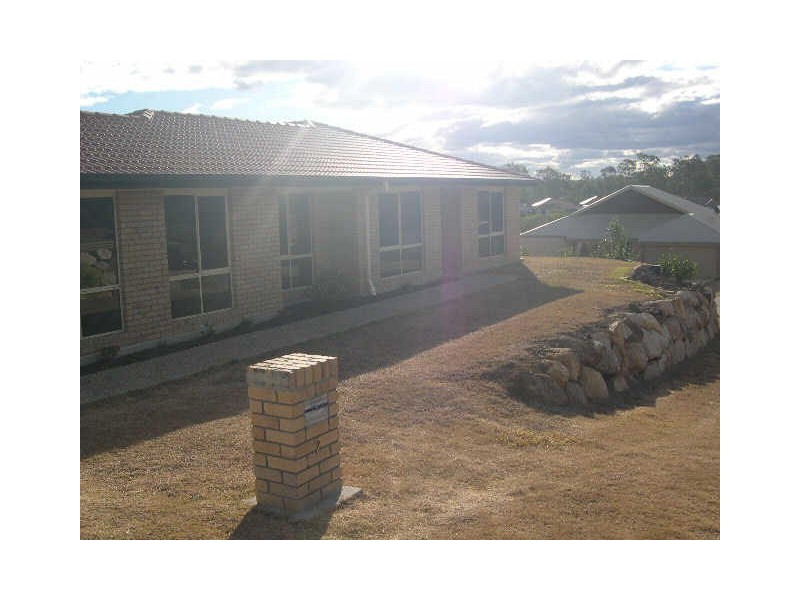2 Beakey Close, Petrie QLD 4502