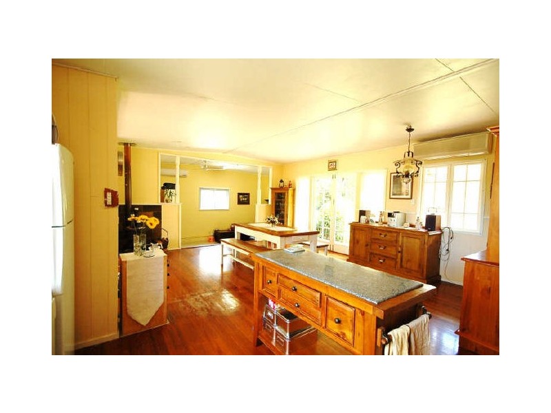 145 Bray Road, Lawnton QLD 4501