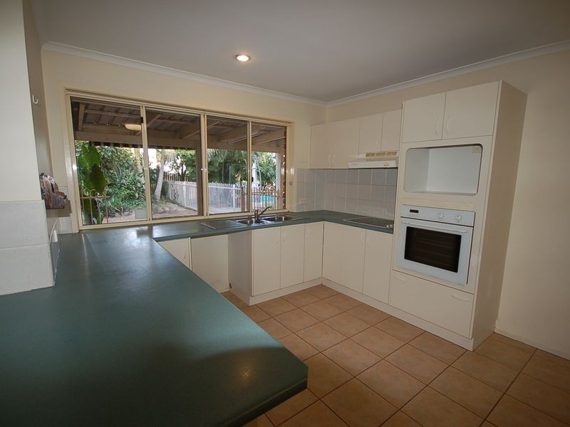 4 Ritchie Court, Petrie QLD 4502