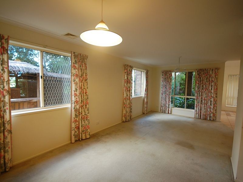 4 Ritchie Court, Petrie QLD 4502