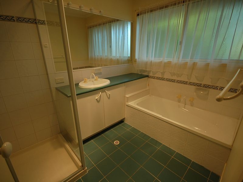 4 Ritchie Court, Petrie QLD 4502