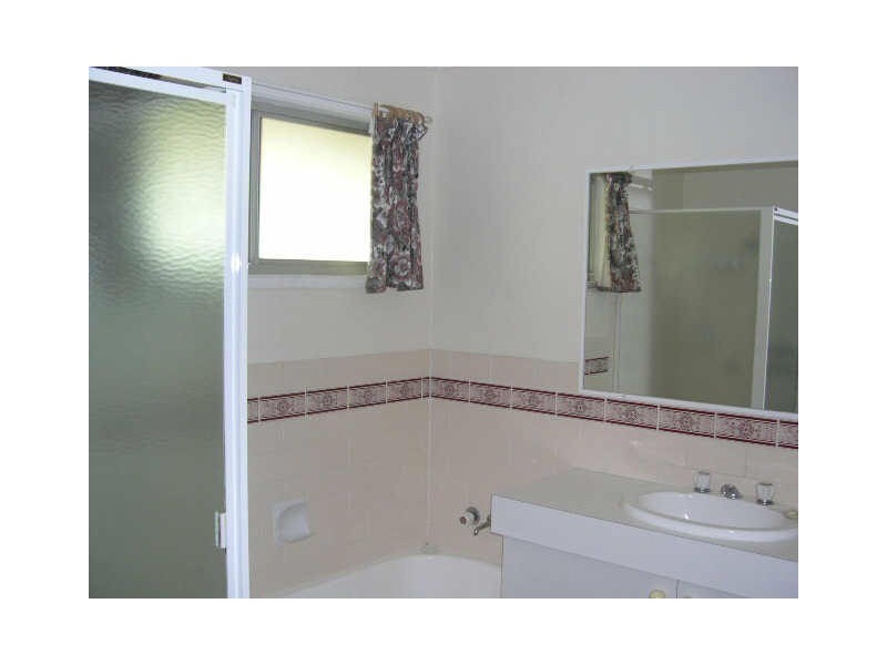 8 Arunga Street, Petrie QLD 4502