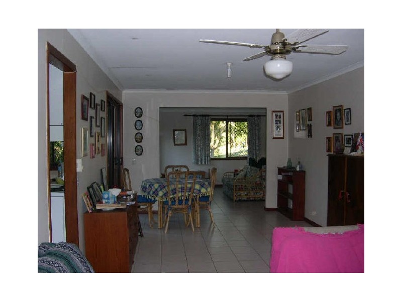 2 Burgundy Court, Petrie QLD 4502