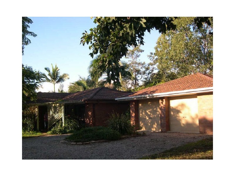 2 Burgundy Court, Petrie QLD 4502