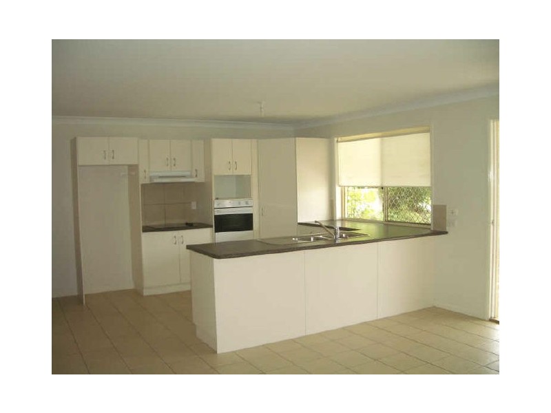 2/49 Beeville Road, Petrie QLD 4502