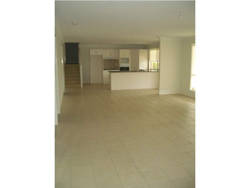 2/49 Beeville Road, Petrie QLD 4502