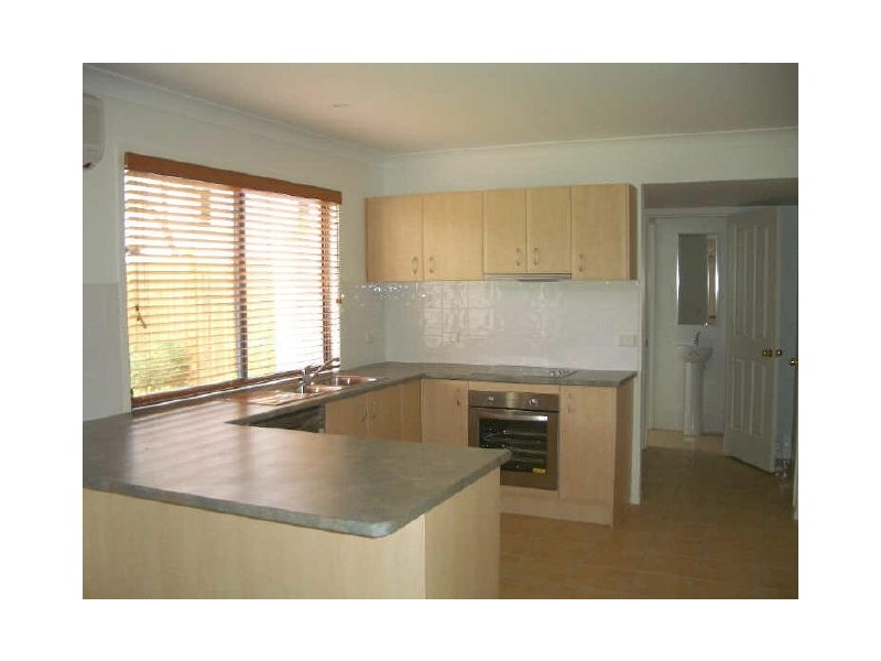 2/2 Beitz Street, Strathpine QLD 4500