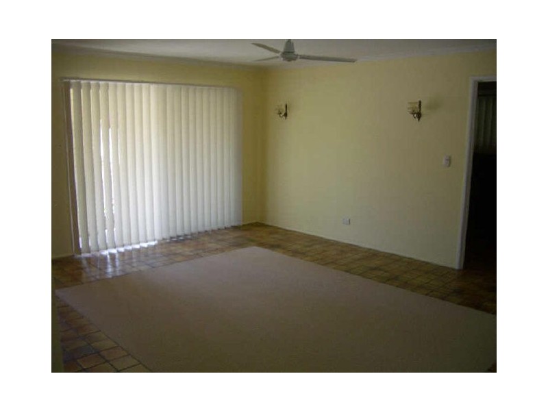 10 Illoura Street, Petrie QLD 4502