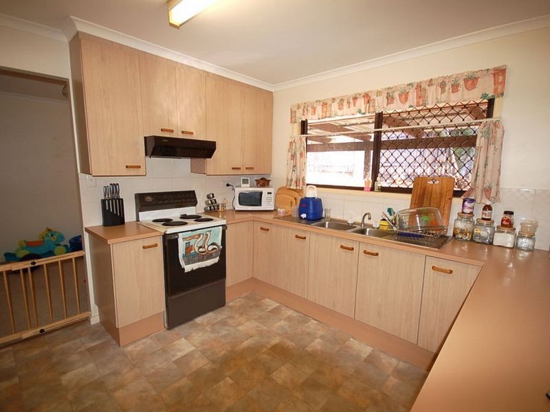 2 Chartres Court, Petrie QLD 4502