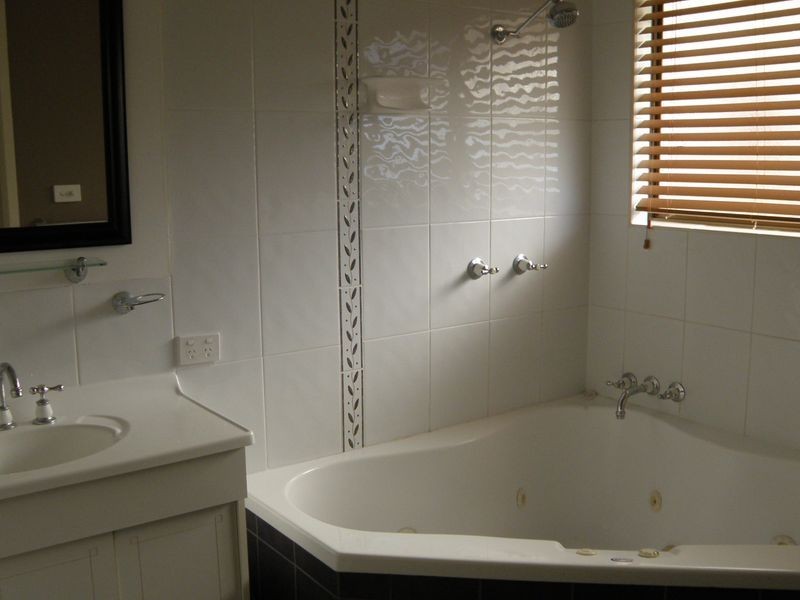 16 Acland Drive, Strathpine QLD 4500