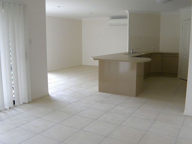 4 Avoca Place, Warner QLD 4500