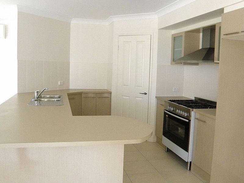 4 Avoca Place, Warner QLD 4500