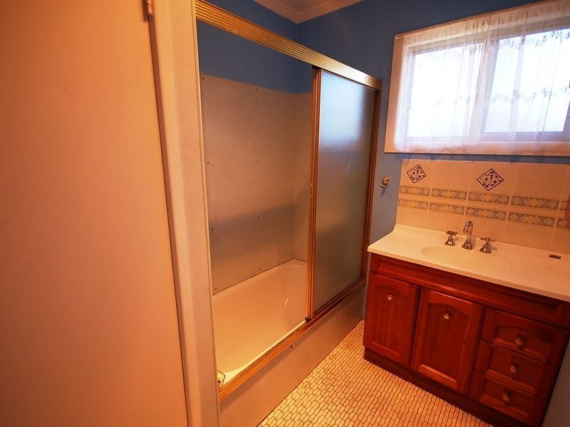 9 Leis Parade, Lawnton QLD 4501