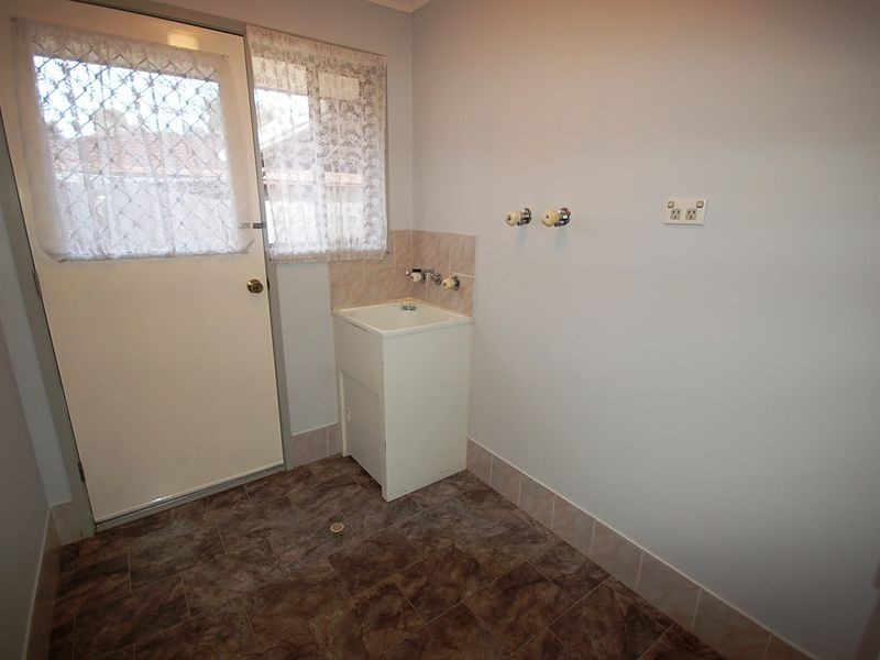 2 Connewarre Court, Petrie QLD 4502