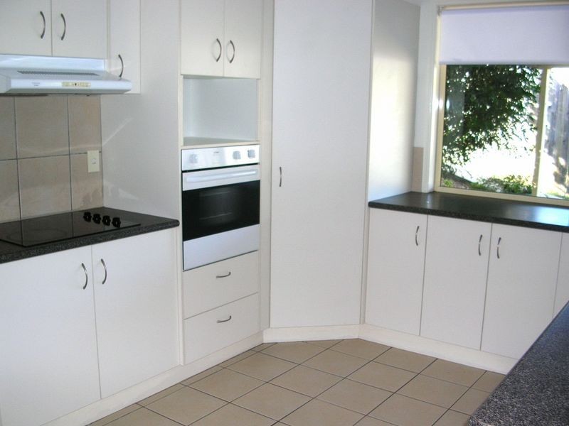 2/49 Beeville Road, Petrie QLD 4502