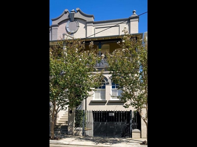 4 Waiwera Street, Mcmahons Point NSW 2060