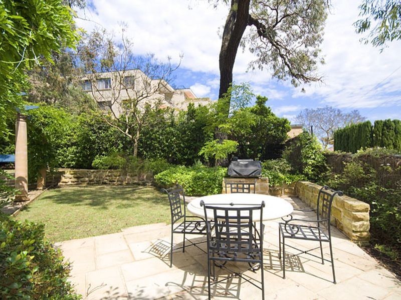 1/240 Ben Boyd Road, Neutral Bay NSW 2089