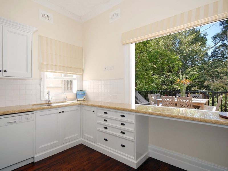 4 Holdsworth Avenue, St Leonards NSW 2065
