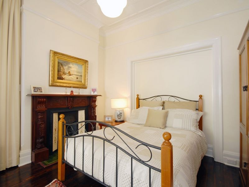 4 Holdsworth Avenue, St Leonards NSW 2065