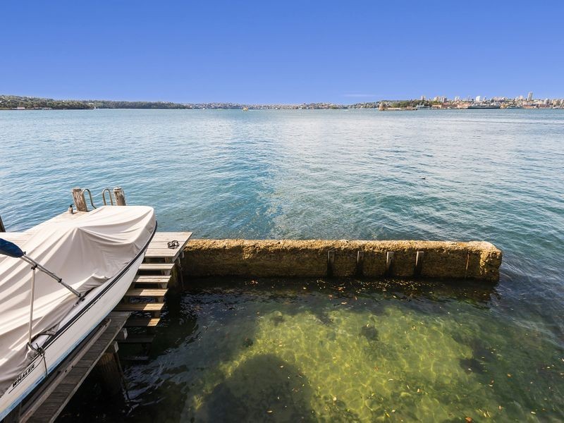 11 Holbrook Avenue, Kirribilli NSW 2061