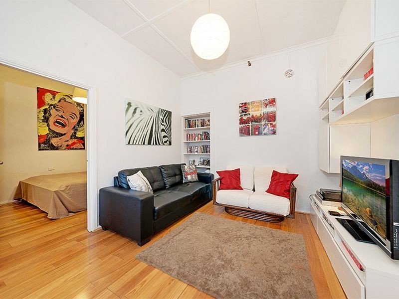 8/23 Waiwera Street, Mcmahons Point NSW 2060
