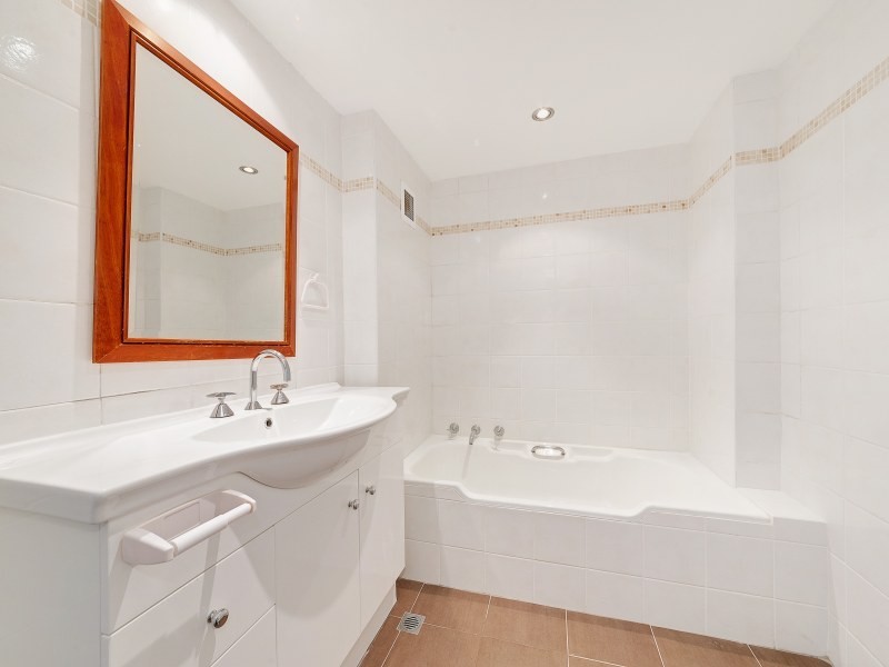 1/100 Ben Boyd Road, Neutral Bay NSW 2089