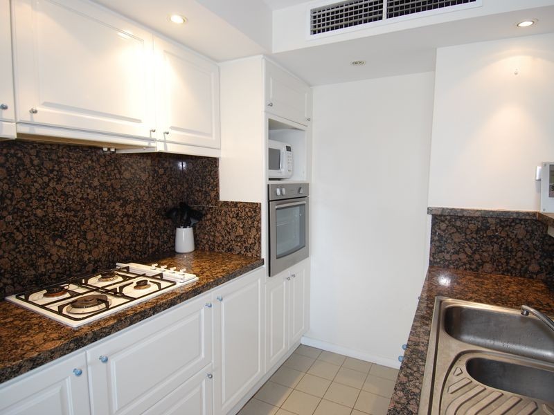 702/12 Glen Street, Milsons Point NSW 2061