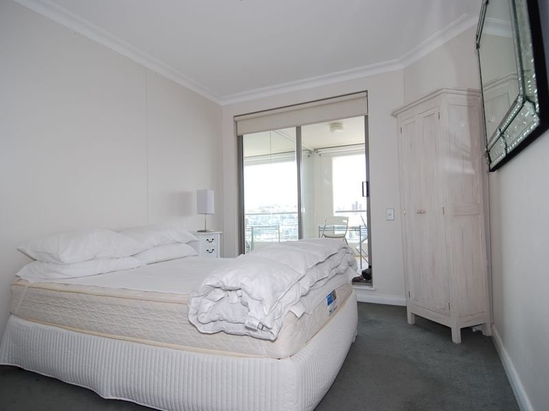 702/12 Glen Street, Milsons Point NSW 2061