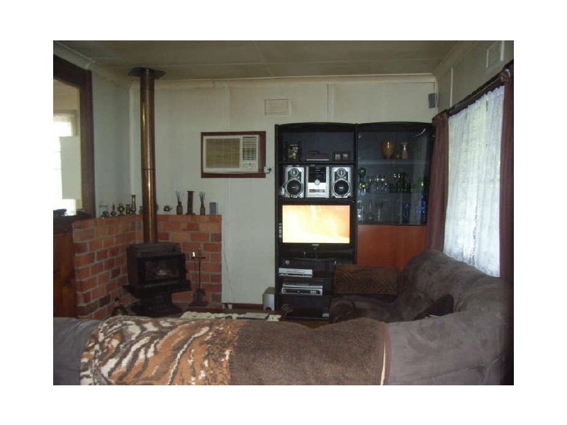 11 Cowley Street, Boyup Brook WA 6244