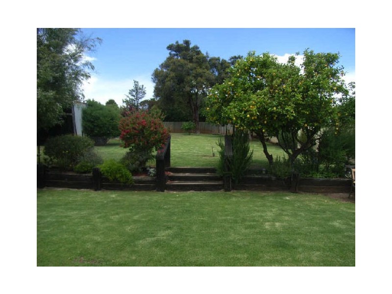 11 Cowley Street, Boyup Brook WA 6244