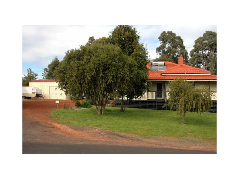 32 Phillips Street, Bridgetown WA 6255