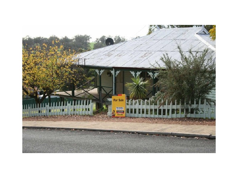 16 Inglis Street, Boyup Brook WA 6244
