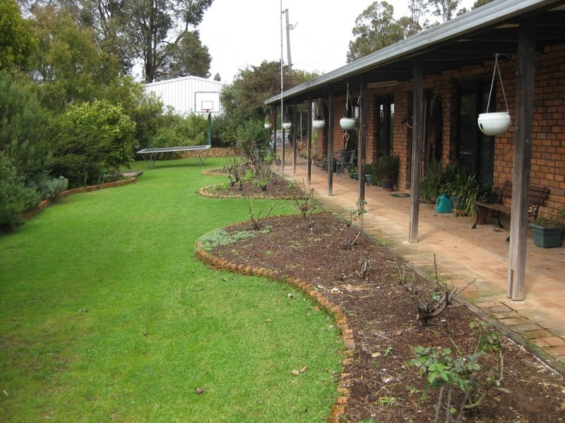 92 Grimwade Road, Greenbushes WA 6254