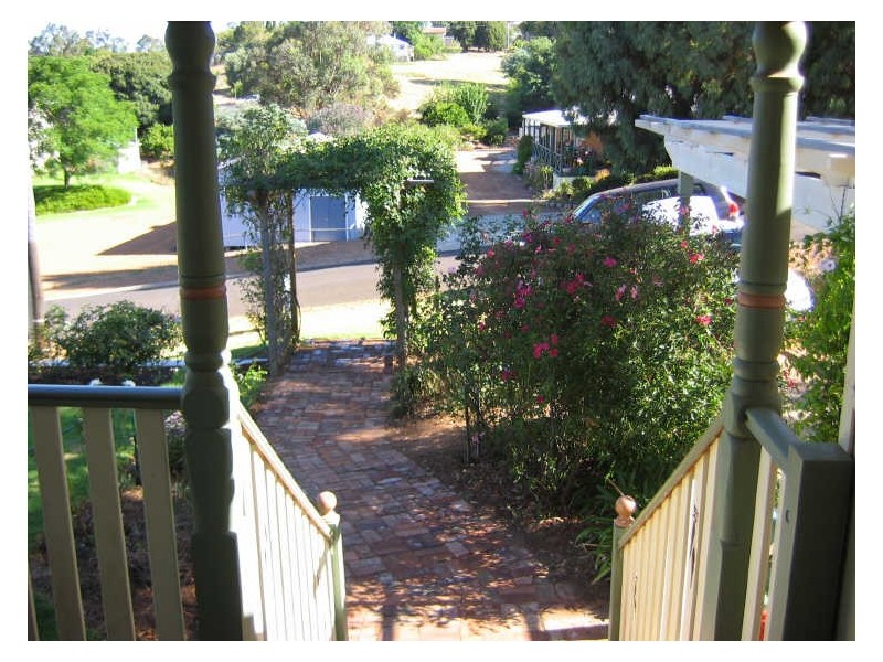 8 Lockley Avenue, Bridgetown WA 6255