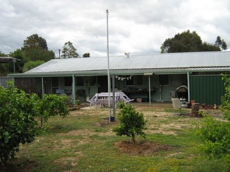 10 Nix Street, Boyup Brook WA 6244