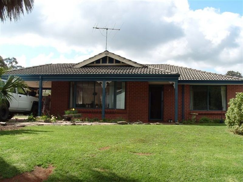 4 Moore Place, Bridgetown WA 6255