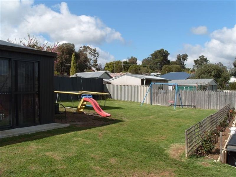 4 Moore Place, Bridgetown WA 6255