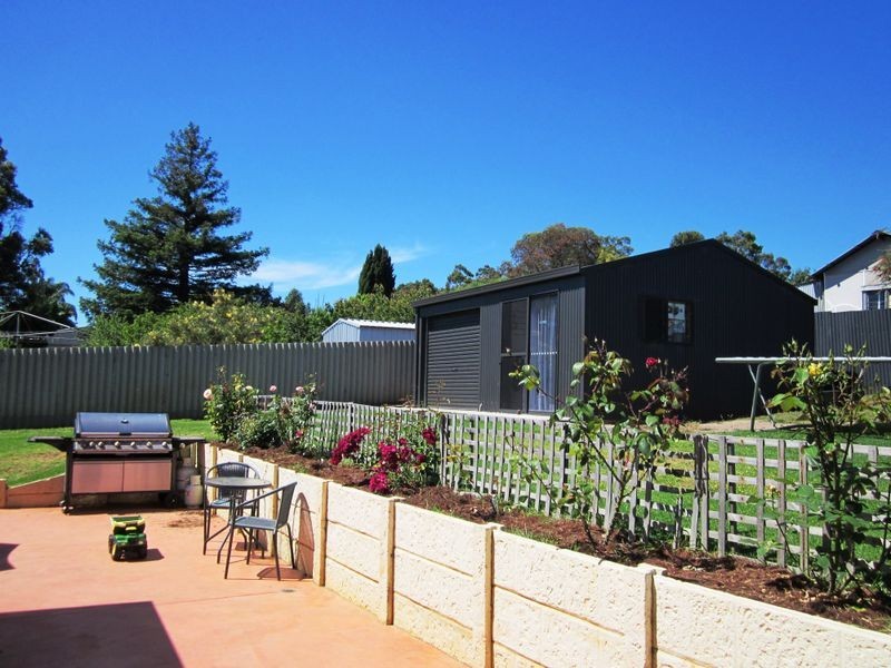 4 Moore Place, Bridgetown WA 6255