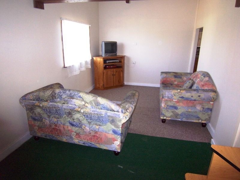 16 Barron Street, Boyup Brook WA 6244