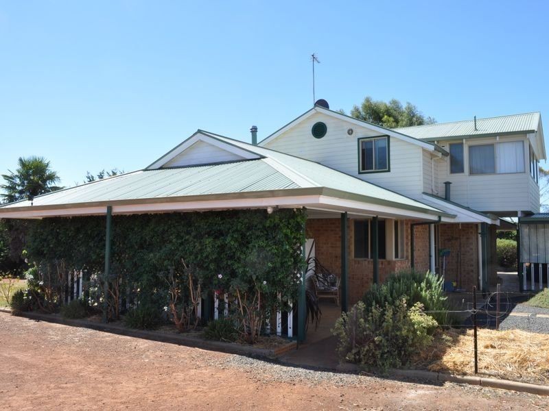 10 Davies Street, Bridgetown WA 6255