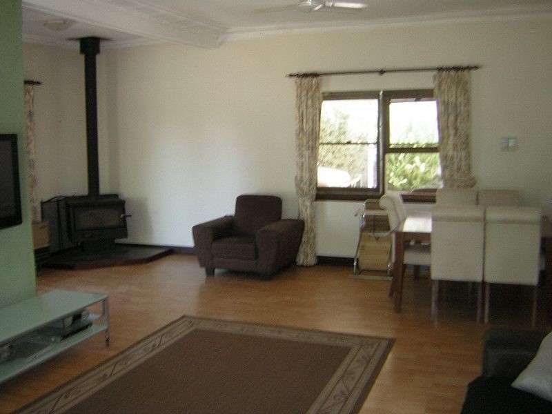 10 Robinson Avenue, Boyup Brook WA 6244