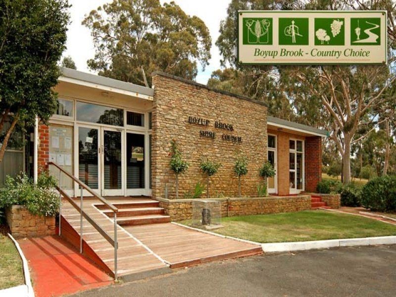 L 239 Ridgeview Avenue, Boyup Brook WA 6244